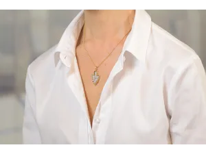 Gold Pendant with Ancient Silex Arrowhead