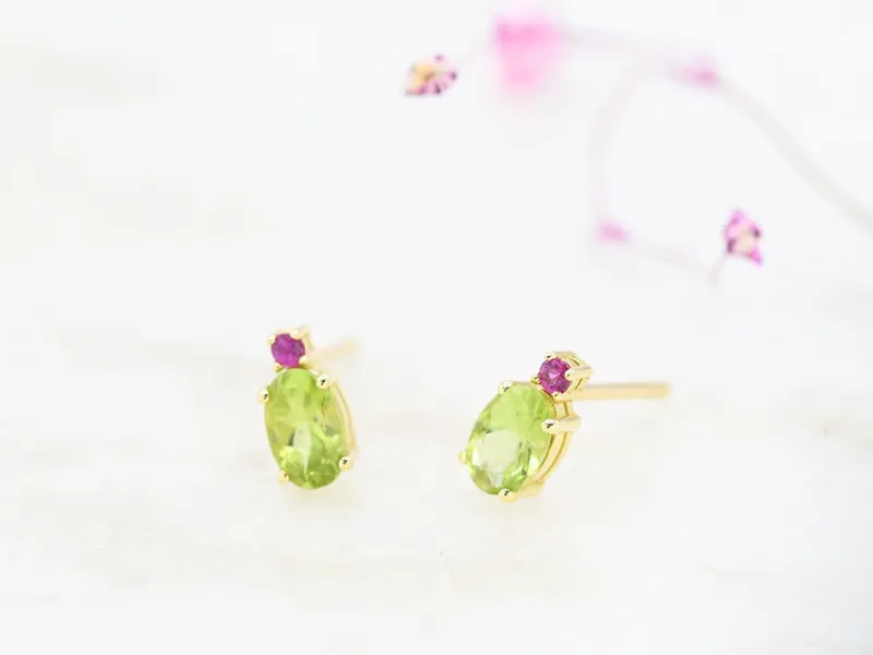 Yellow Gold Earrings with Peridot and Ruby