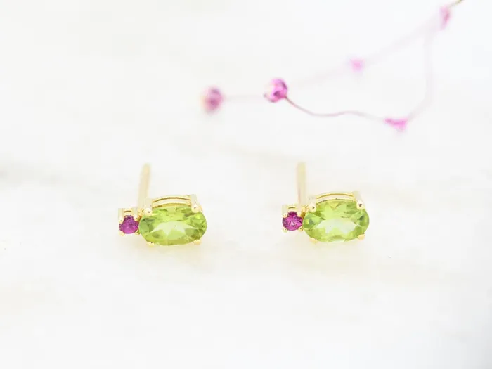 Yellow Gold Earrings with Peridot and Ruby