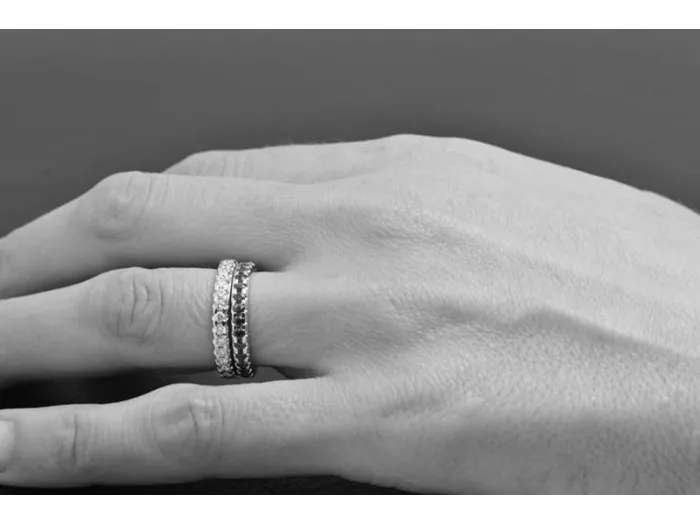 Eternity Ring in White Gold with Black Diamonds