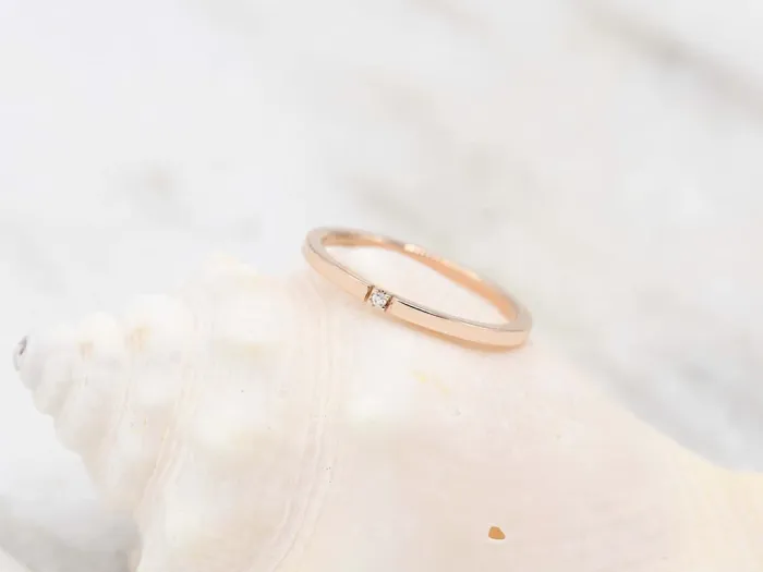 18K Rose Gold Ring with Diamond