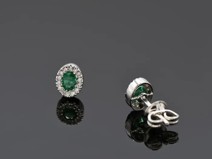 18K White Gold Earrings with Diamonds and Emerald