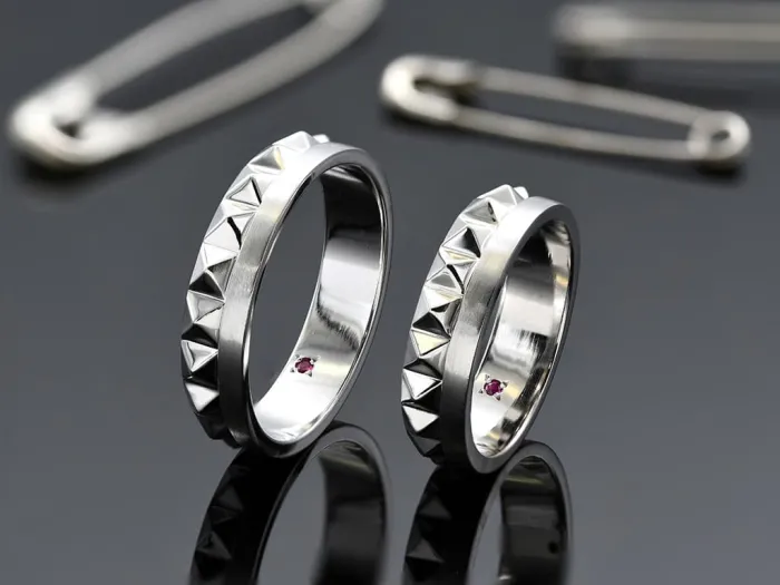 18K White Gold Punk Ring