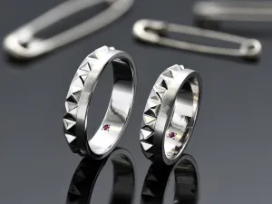18K White Gold Punk Ring