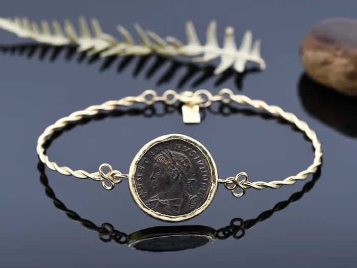 Pulsera de Oro con Moneda Romana