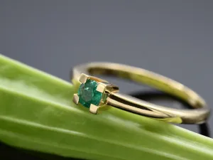 Gold Ring with Emerald