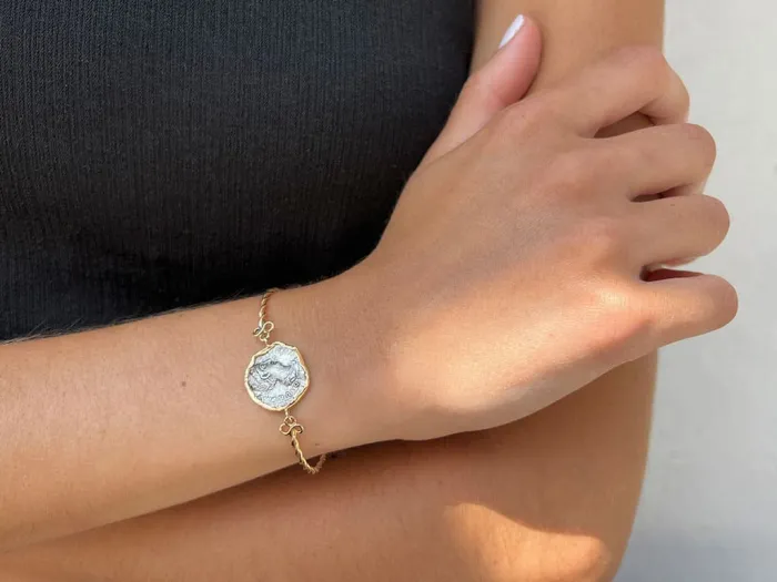 Pulsera de Oro con Moneda Romana