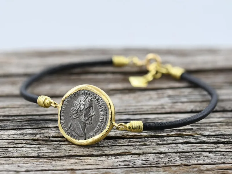 Pulsera de Oro con Moneda Romana