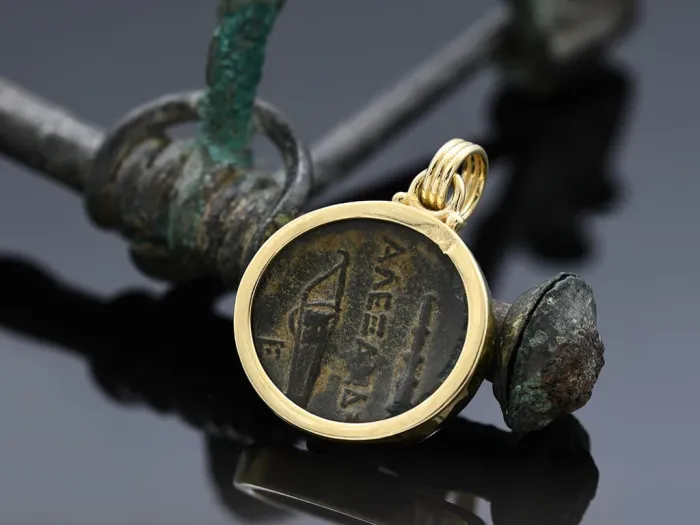 Gold Pendant with Ancient Greek Coin