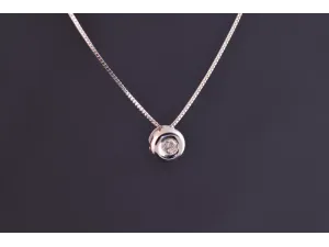 Colgante con Brillante Punto de Luz