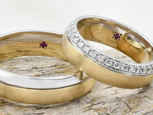 Alianza de Ouro Amarelo e Branco
