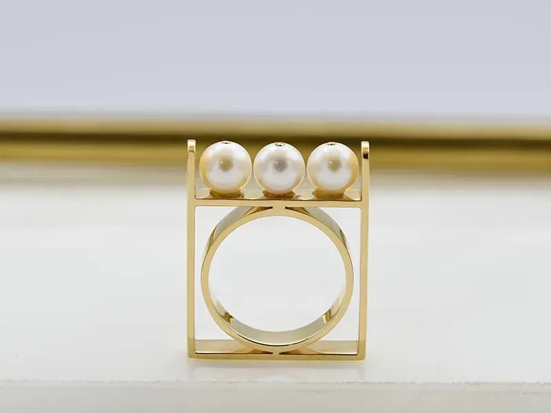 Mondrian 18K Gold Ring with Cultured Pearls