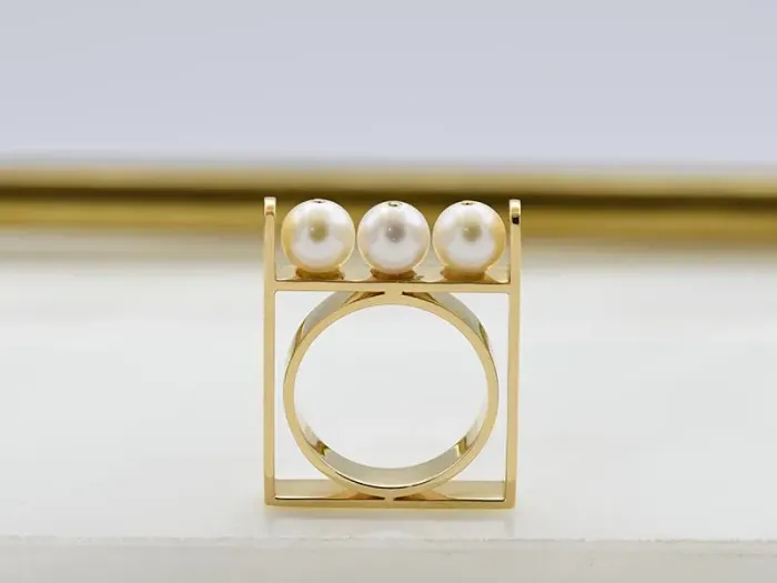Anillo Mondrian de Oro con Perlas Cultivadas