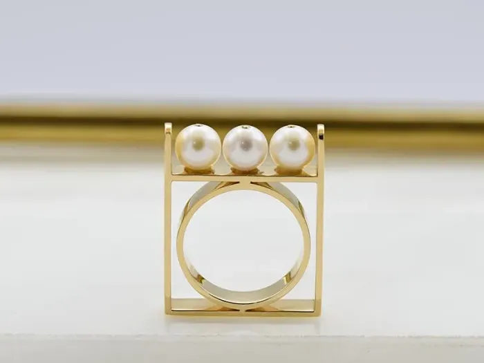 Mondrian 18K Gold Ring with Cultured Pearls