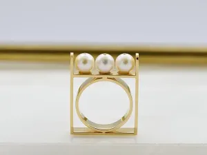 Mondrian 18K Gold Ring with Cultured Pearls