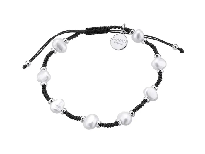 Pulsera plata de lei con perlas naturales e hilo negro.