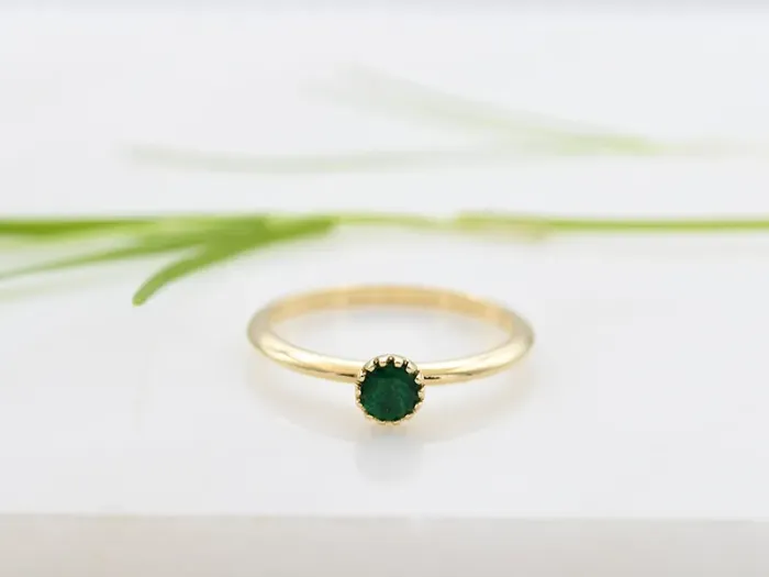 18K Gold Ring with Emerald