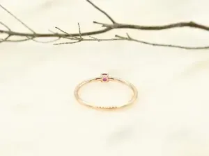 Anillo de Oro Rosa y Rubí