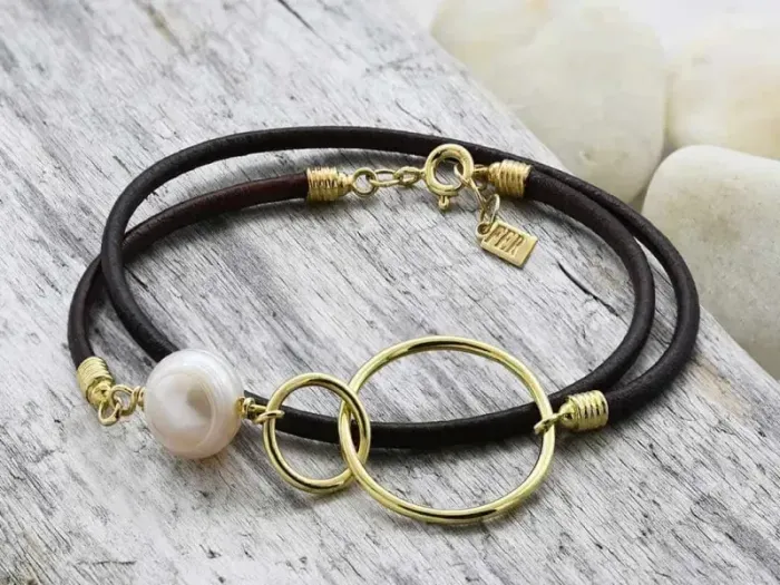 Pulseira de Coiro e Ouro con Perla