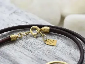 Pulsera de Cuero y Oro con Perla