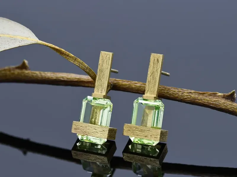 Frank Lloyd Wright Earrings in Gold with Chrysoberyl Frank Lloyd Wright Earrings in Gold with Chrysoberyl