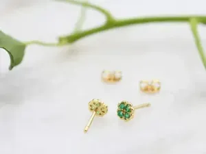 Pendientes de Oro Amarillo y Esmeraldas