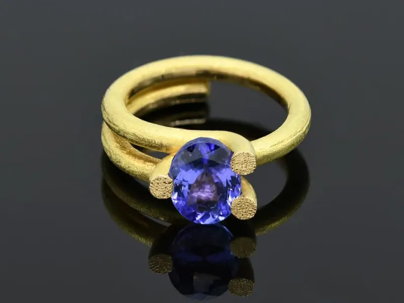 Dinesen Ring with Tanzanite