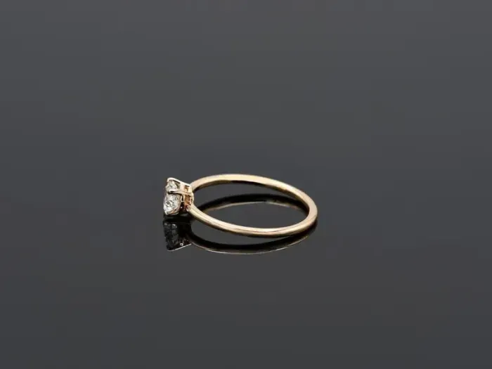 18k rose gold engagement ring with diamond