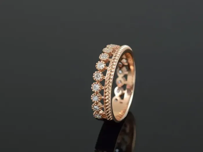 Anillo de Oro Rosa con Diamantes