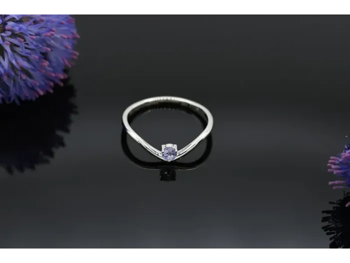 Wave Ring in White Gold with Tanzanite