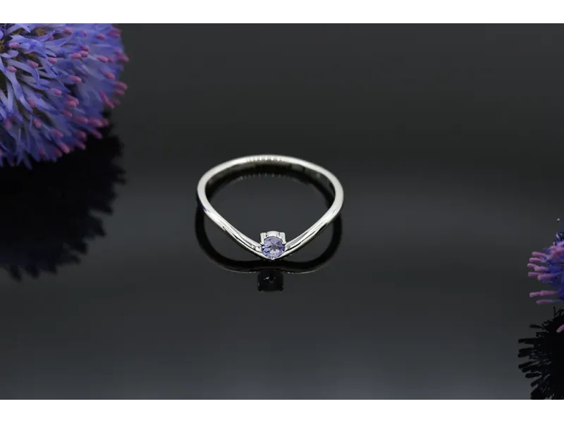 Wave Ring in White Gold with Tanzanite