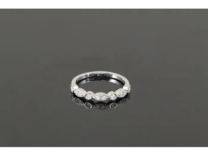 18K Victorian White Gold Ring with Diamonds