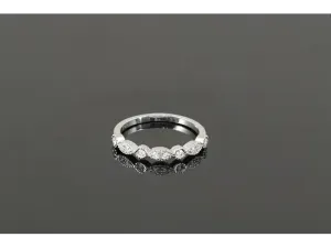 18K Victorian White Gold Ring with Diamonds