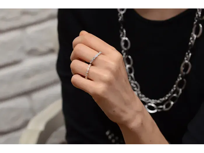 18K Victorian White Gold Ring with Diamonds