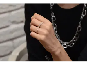 18K Victorian White Gold Ring with Diamonds