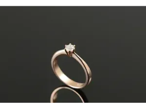 Anillo Solitario de Oro Rosa con Brillante 0,30 qt