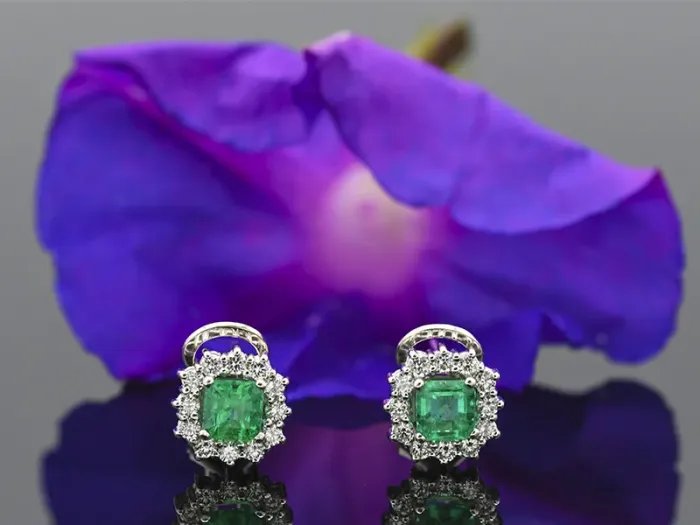 Pendientes de Oro con Diamantes y Esmeralda