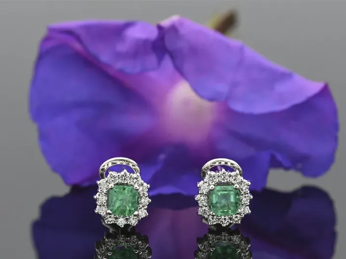 Pendientes de Oro con Diamantes y Esmeralda