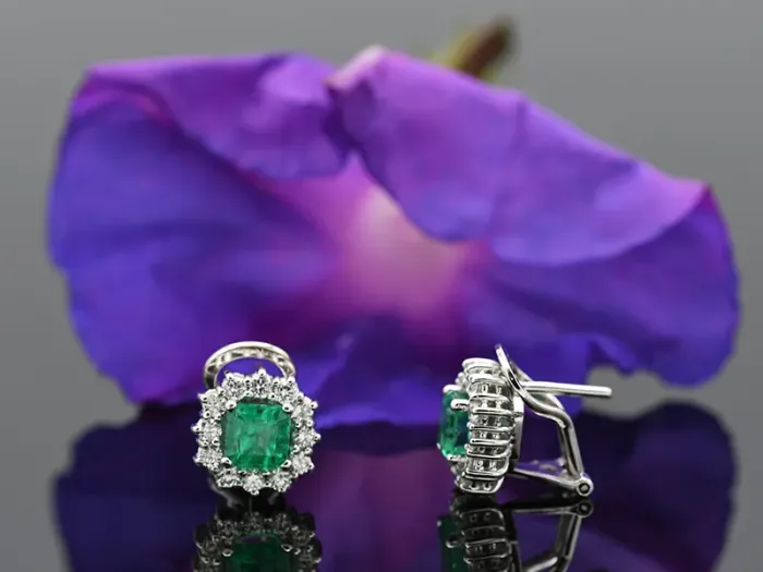 Pendientes de Oro con Diamantes y Esmeralda