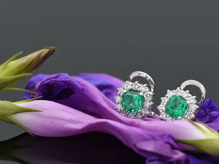 Pendientes de Oro con Diamantes y Esmeralda