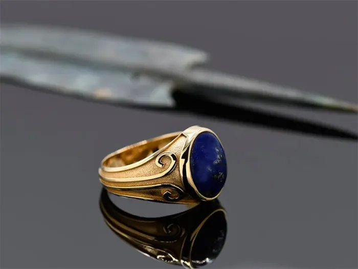 Gold Ring with Lapis Lazuli