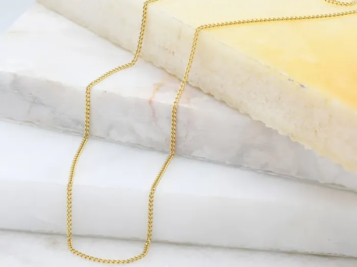 Gold curb chain