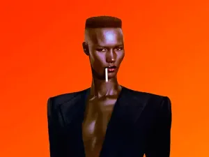 Anel Grace Jones de Ouro Amarelo