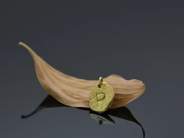 Colgante Wabi-Sabi con Inicial