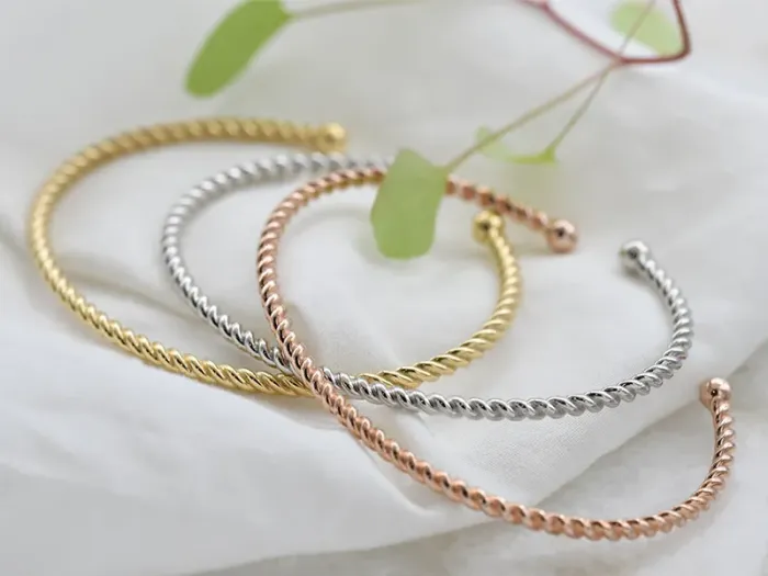 Brazalete de Espiral en Oro Blanco