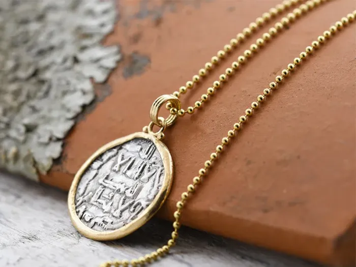 Colgante de Oro con Moneda Medieval