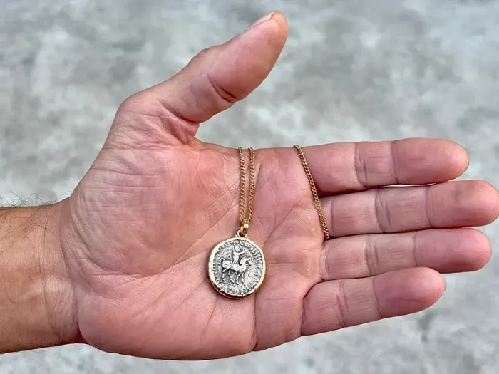Colgante de Ouro con Moeda Escita