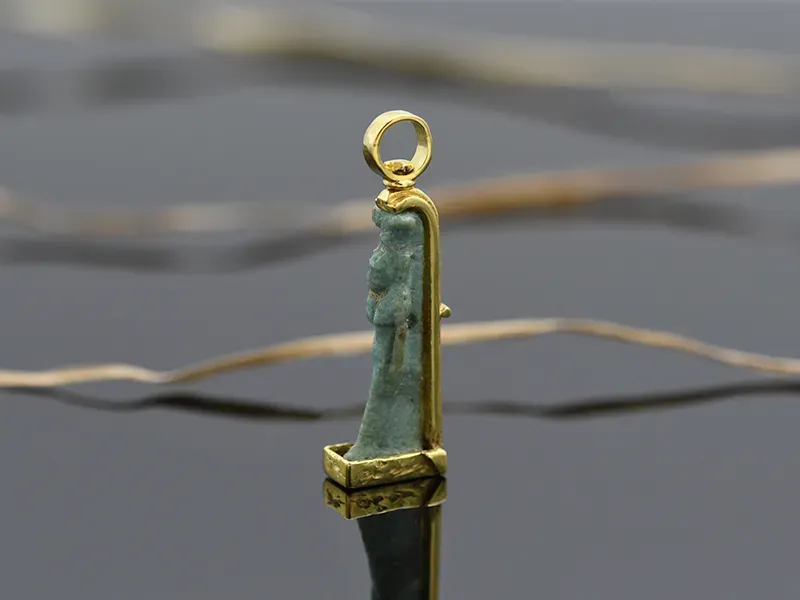 Colgante con Amuleto Exipcio da Deusa Isis Colgante con Amuleto Exipcio da Deusa Isis