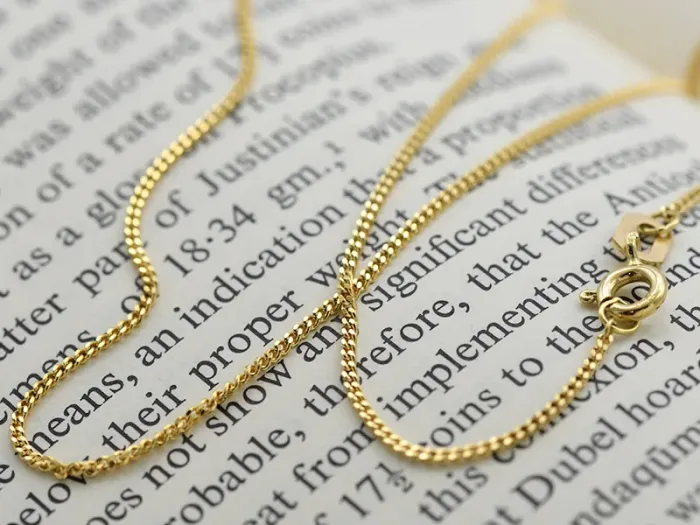 Gold curb chain