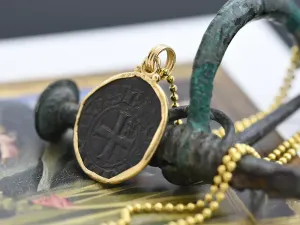 Colgante de Oro con Moneda Medieval